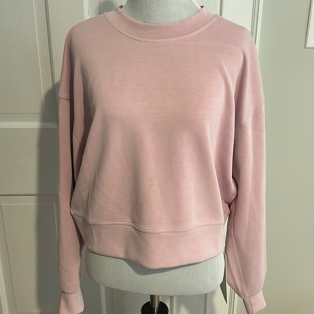 New Lululemon size 4 perfectly oversized crop crew in a light pinkish purple